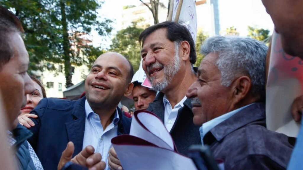 El aspirante petista a la presidencia, Gerardo Fernández Noroña, asistió a la movilización | Foto: Forbes 