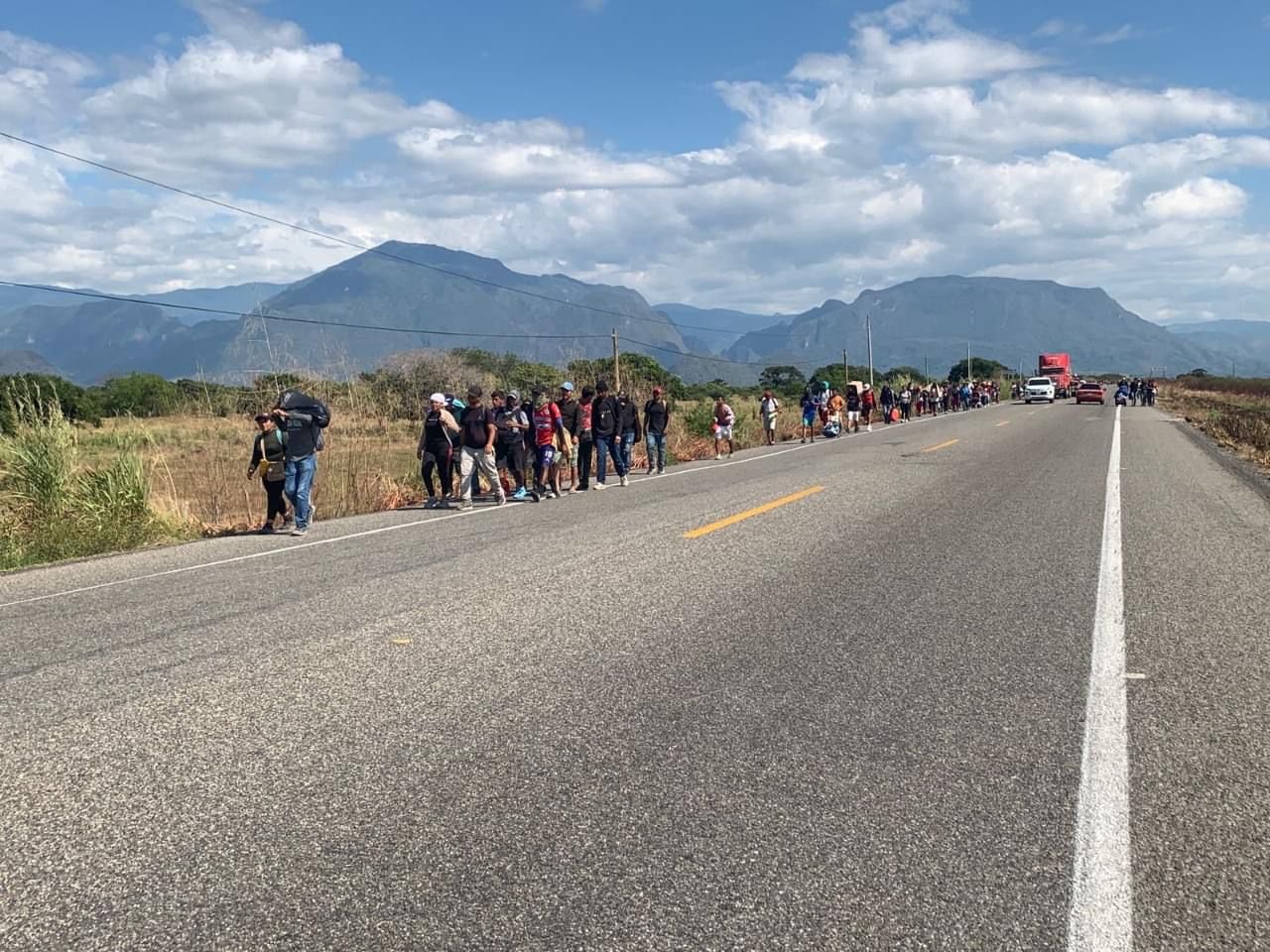 Caravana de migrantes llega a Zanatepec Estado Actual